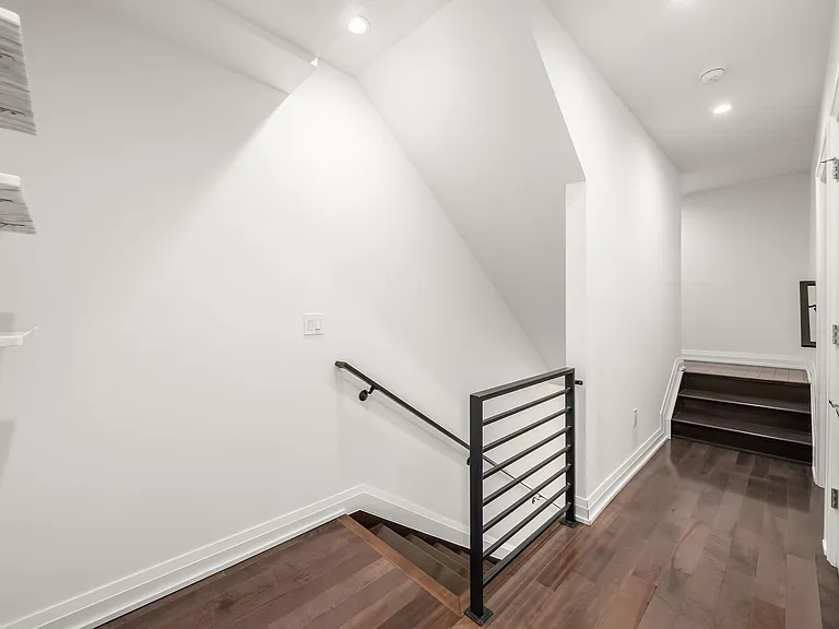 239 Auden Ave — Photo 29