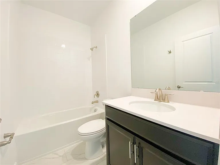 977 Leader St — Photo 24