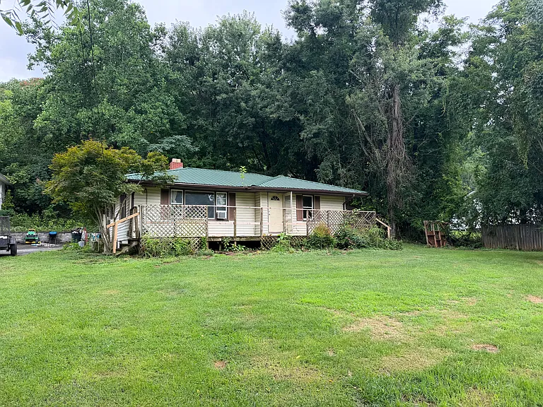 218 Tipton St — Photo 1