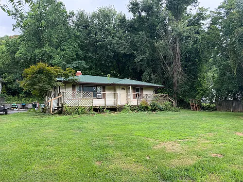 218 Tipton St Photo 1