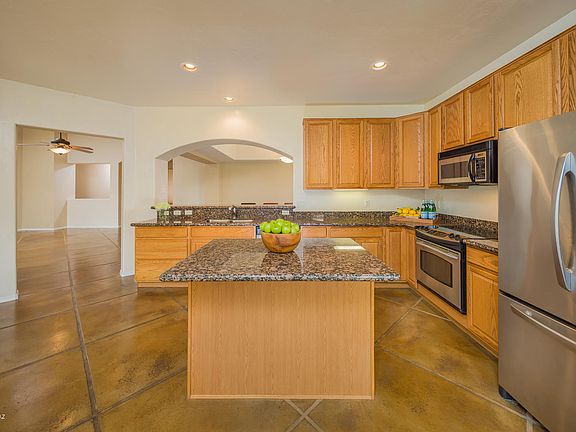 3rd image of 10640 E Eisenbergs Pl