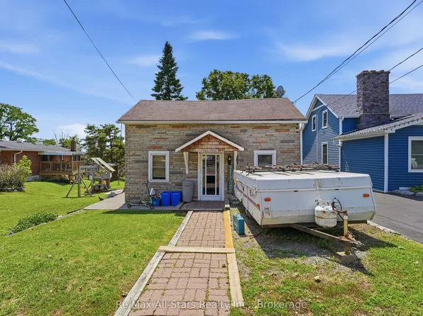 106 Bond St E, Kawartha Lakes, ON K0M 1N0