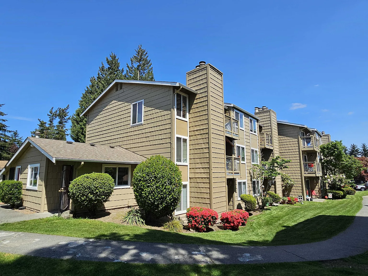 Hillcrest Estates — Photo 2