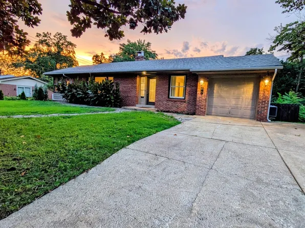 65 Ridge Line Dr, Saint Louis, MO 63122
