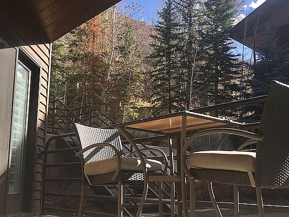4th image of 2700 Deer Valley Dr E #106
