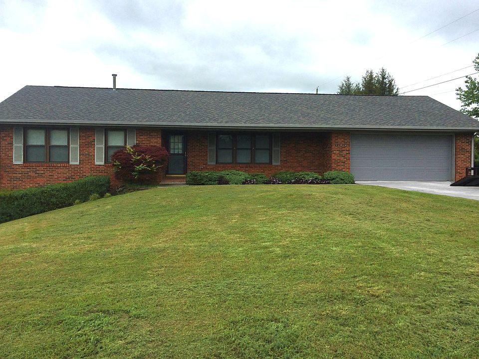 1st image of 104 W Lake Dr