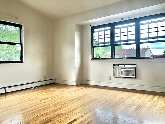 Sold by Eagle Realty Group New York | media 19