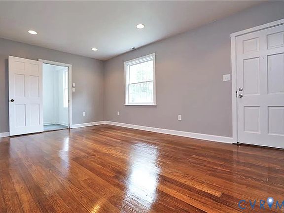 3rd image of 3701 Moody Ave
