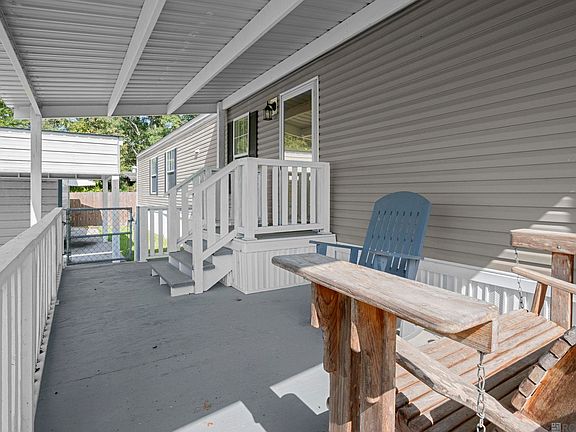 4th image of 32786 Carolee Cir