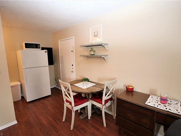 5th image of 457 Tallwood St Unit 107