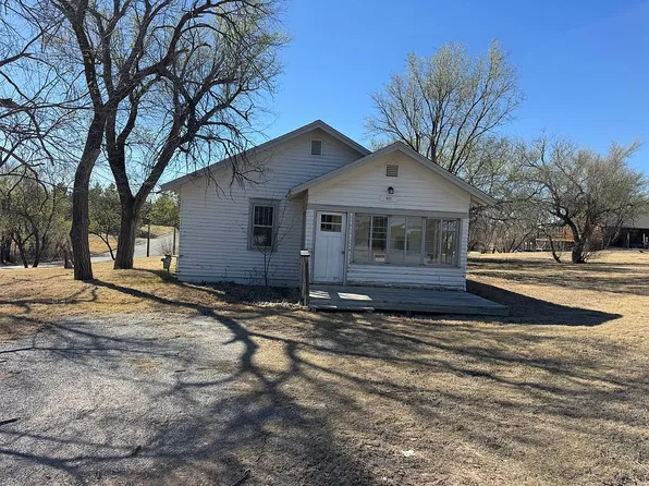 421 S Pearlette St, Meade, KS 67864
