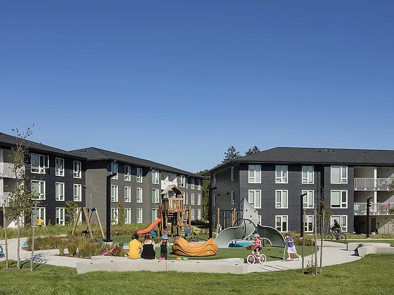 Broadleaf Arbor — Photo 23