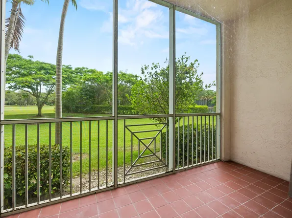 3500 Oaks Clubhouse Dr APT 109, Pompano Beach, FL 33067