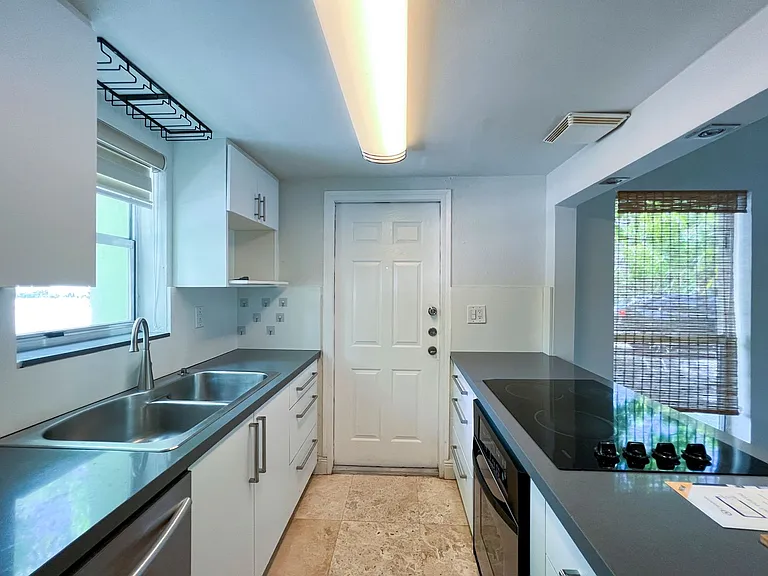 2900 Bird Ave — Photo 40