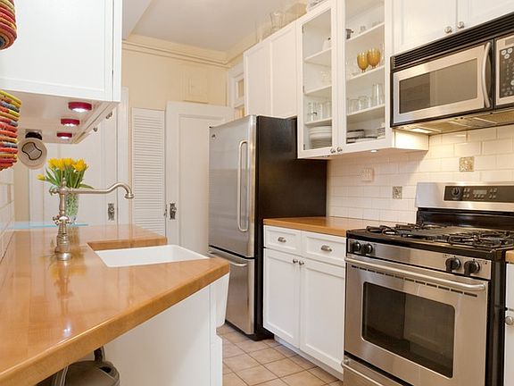 2nd image of 149 W 94th St