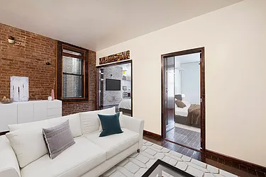 Rented by R New York