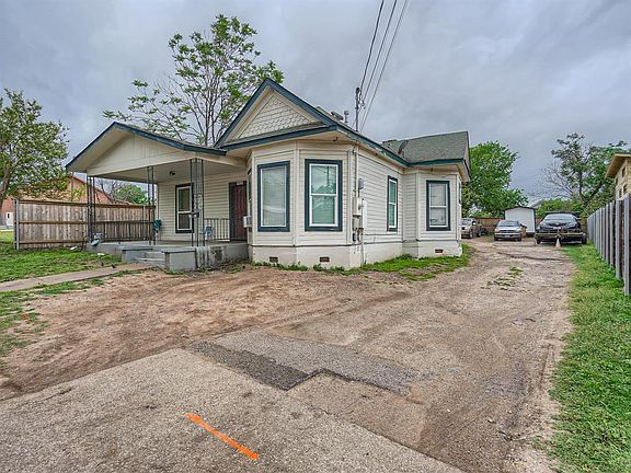 3rd image of 1122 Chicon St
