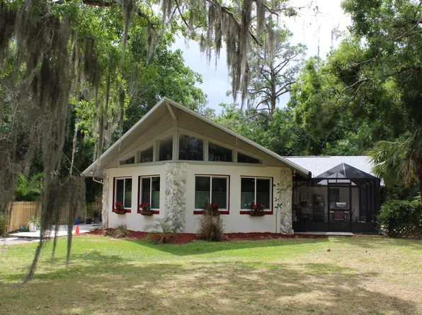 8465 Henry Ave E, Melbourne, FL 32904
