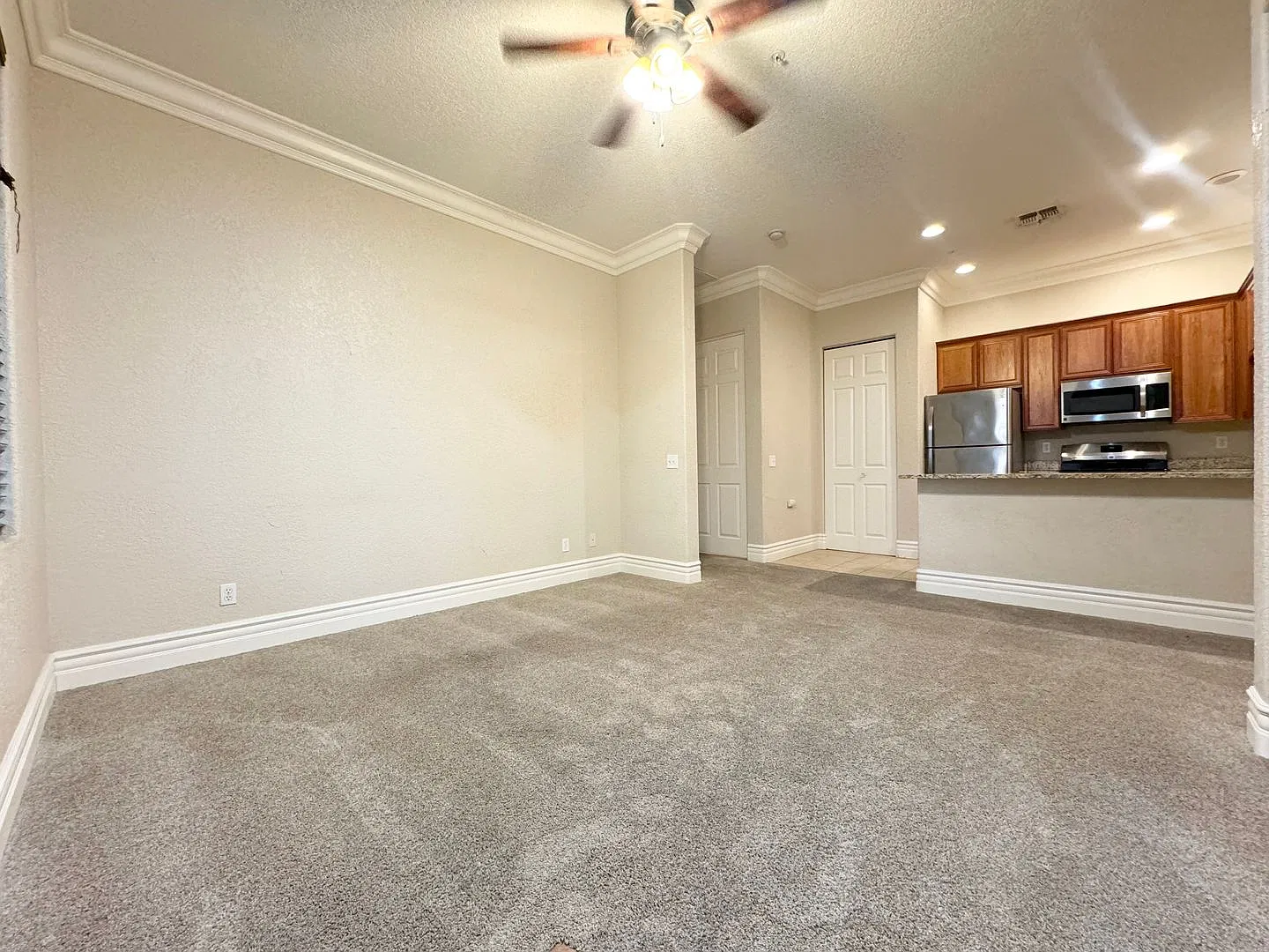 Available Now Ground Level 1 Bedroom 1 Bathroom la Quinta Condo! — Photo 3