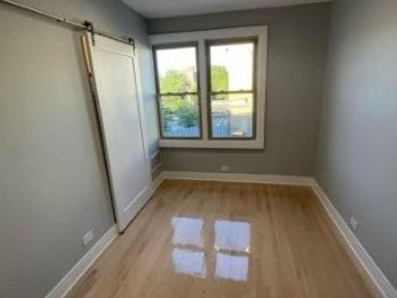 5th image of 6629 S Ingleside Ave #2