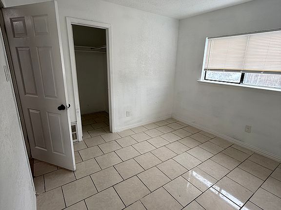 4th image of 2300 Stillmeadow Dr