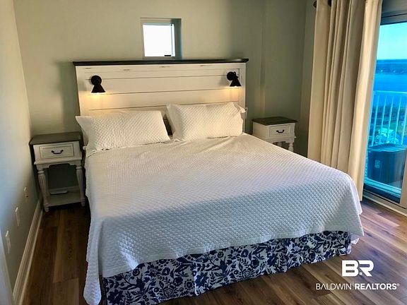 5th image of 1010 Beach Blvd #1909