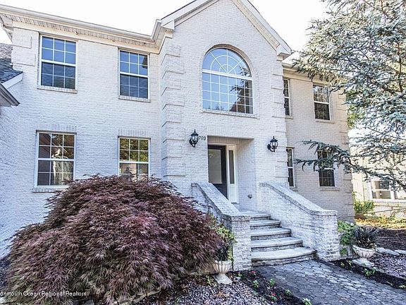 2nd image of 703 McCormick Dr