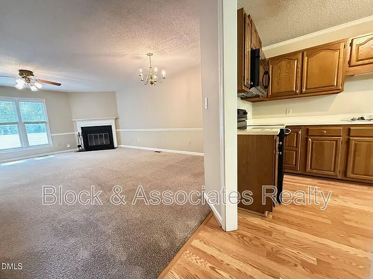 120 Greenmont Ln — Photo 3