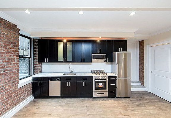 4th image of 317 2nd Ave #1L