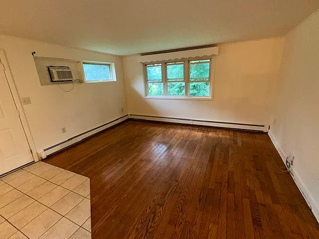 2 bed, 600 sqft, $1,950 — Photo 4