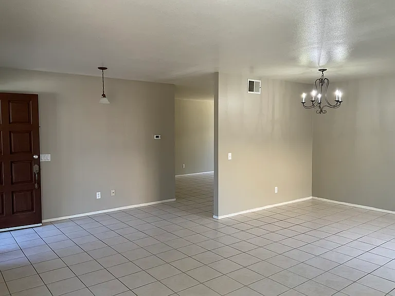 723 Sutton Hill Pl — Photo 9