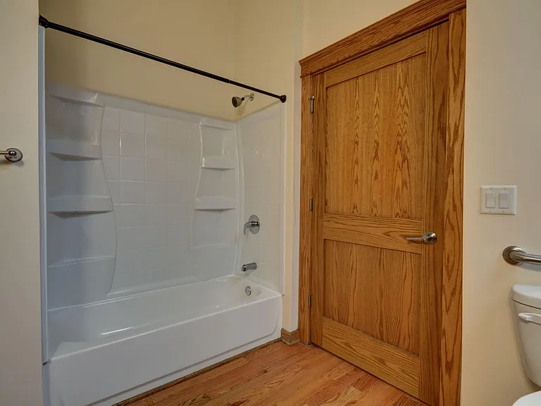 123 N Jefferson St #2R — Photo 14