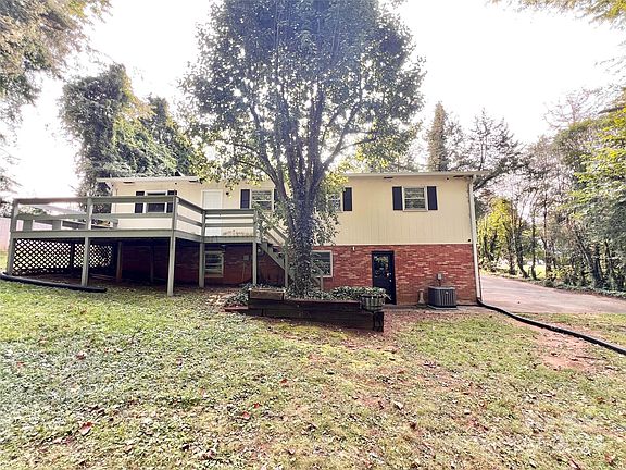 4th image of 305 Lower Creek Dr NE