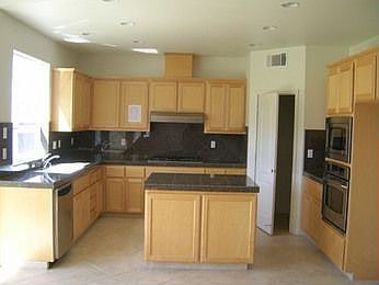 3rd image of 216 Tanglewood Dr