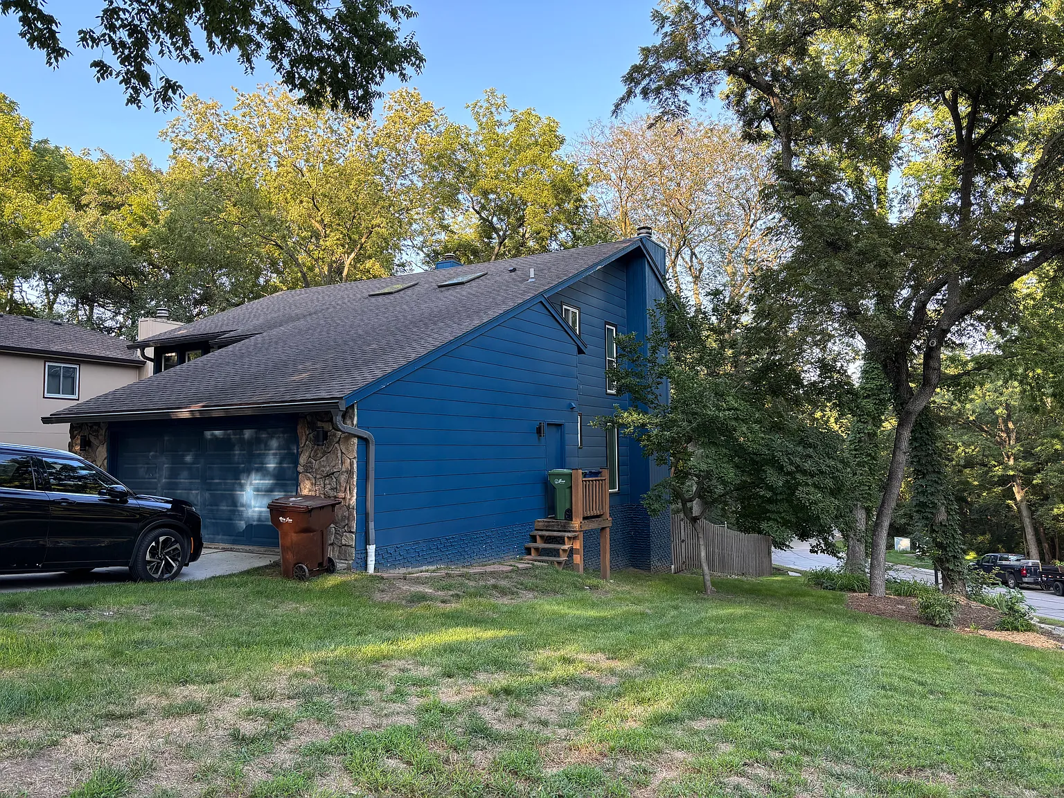 4 bed, 2.5 bath, 3564 sqft, $3,000 — Photo 2