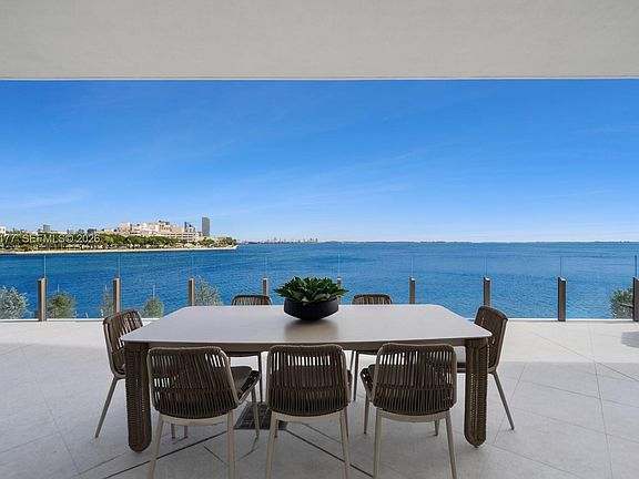 3rd image of 5 Grove Isle Dr Unit M204