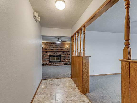 3rd image of 202 Walter Way