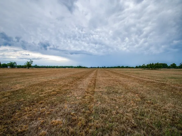 2 E Cedar Creek Pkwy, Kemp, TX 75143