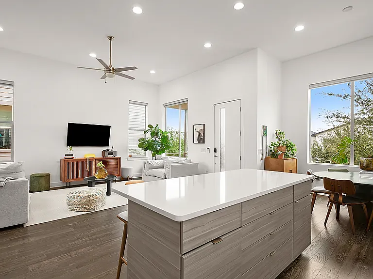 6013 Florencia Ln — Photo 12