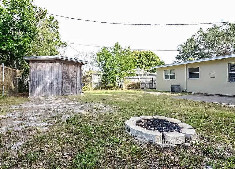 2160 Riviera Dr — Photo 22