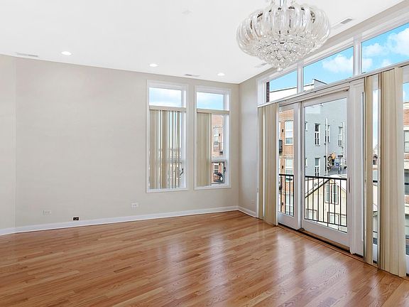 2nd image of 1449 W Fullerton Ave APT 3C