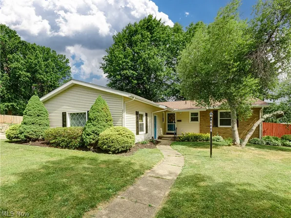2115 Daniels Ave, Akron, OH 44312