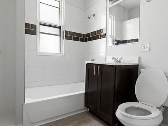 4th image of 3929 W Grenshaw St #2