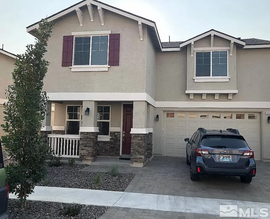4 bed, 2.5 bath, 1923 sqft, $2,800 — Photo 1
