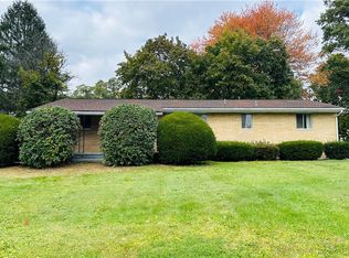 102 Garden Grove Dr, Butler, PA 16002