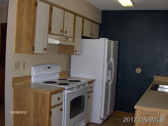 4th image of 840 Center Ave APT 30