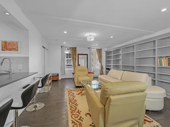 350 West 57th Street image 2 of 16