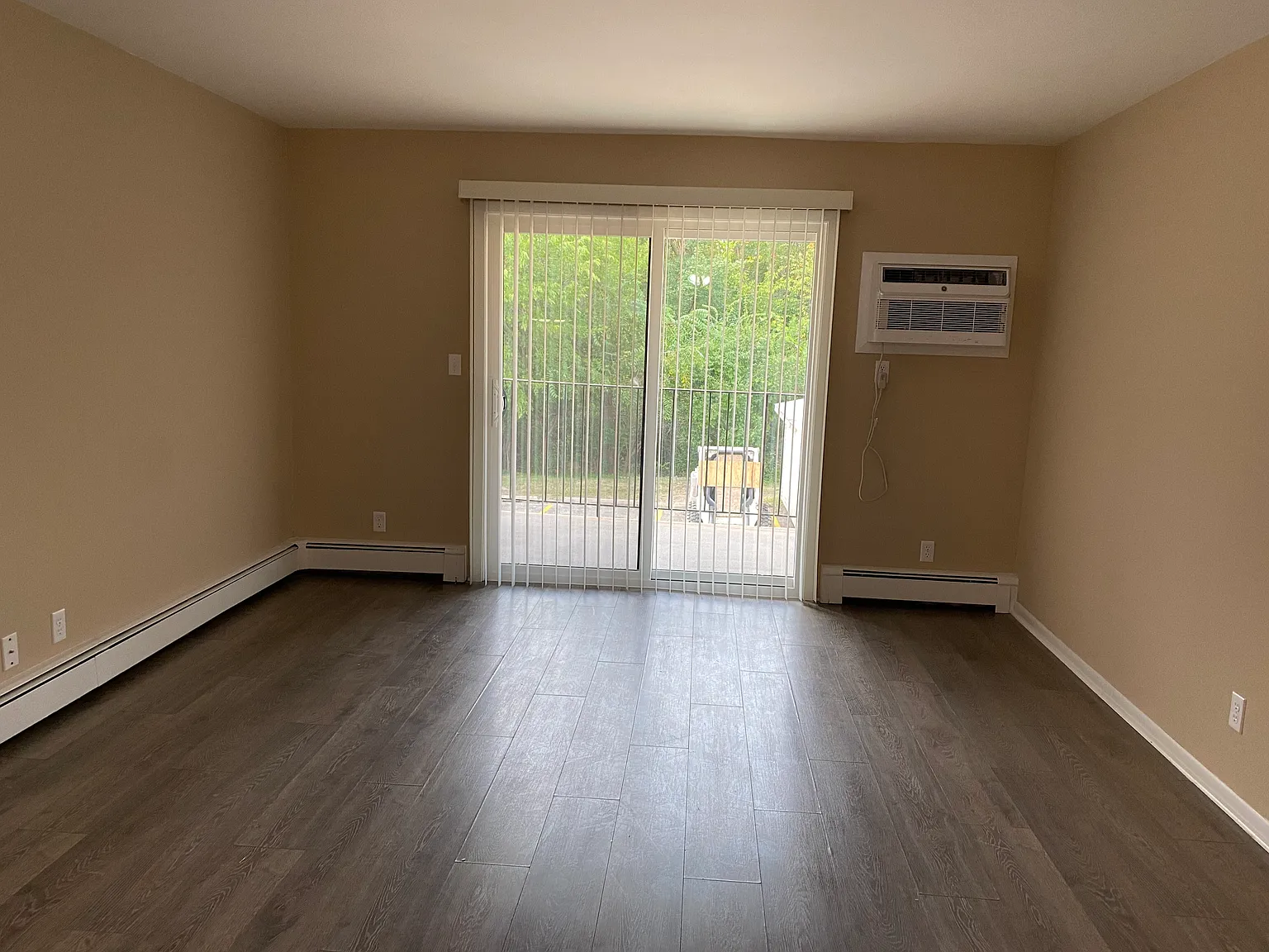 2 bed, 840 sqft, $1,000 — Photo 4