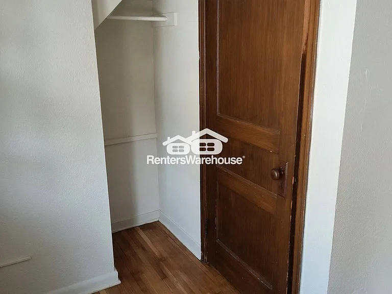 275 Maryland Ave W — Photo 7