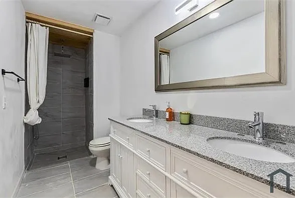 5 bed, 2108 sqft, $3,500 — Photo 2
